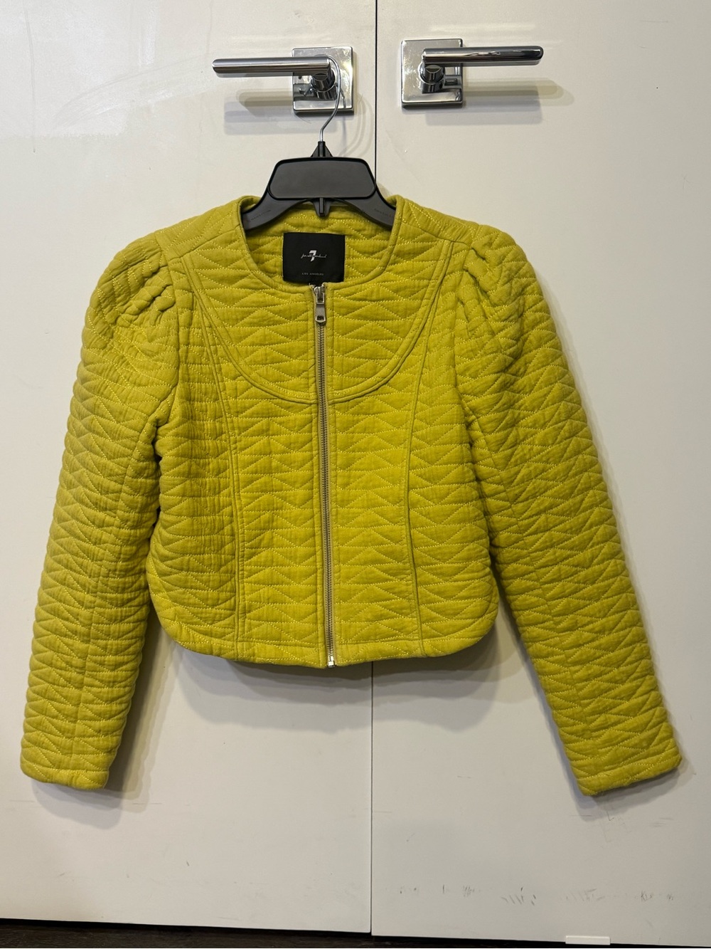 7 for All Mankind Quilted Cropped Moto Jacket in Lime Green / Chartreuse. EUC